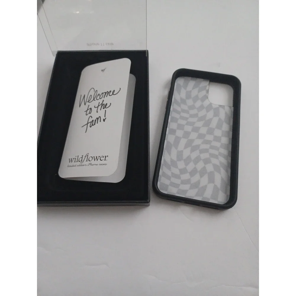 Wildflower Limited Edition Iphone 11 Case Urban 0utfitters MRSP $35 Black White